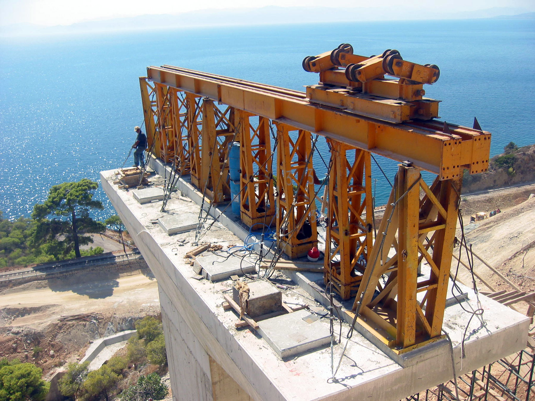 AG2 bridge using precast beam method