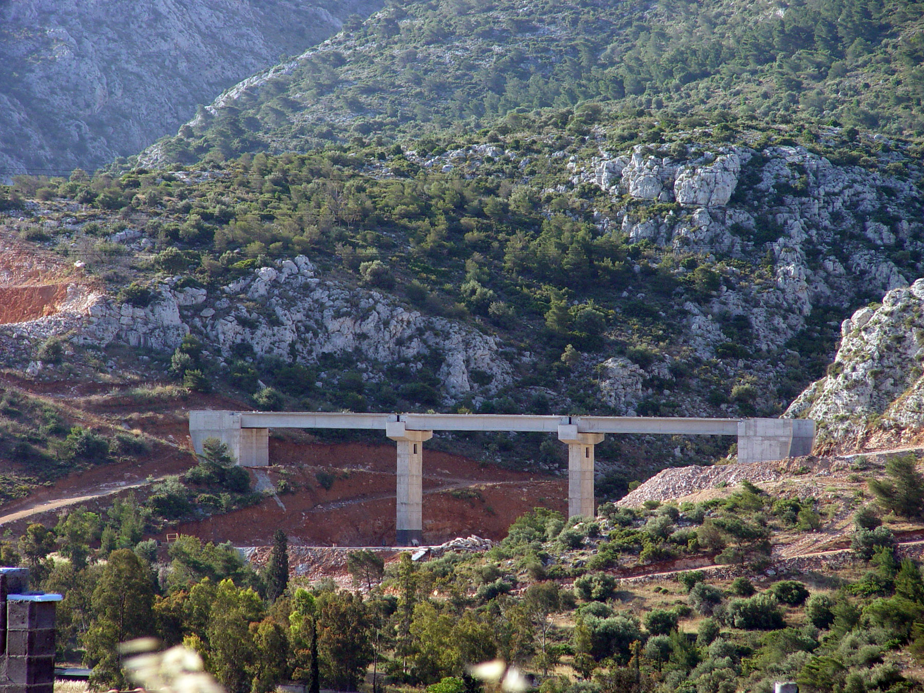 G2 bridge, constructed with the precast beam method