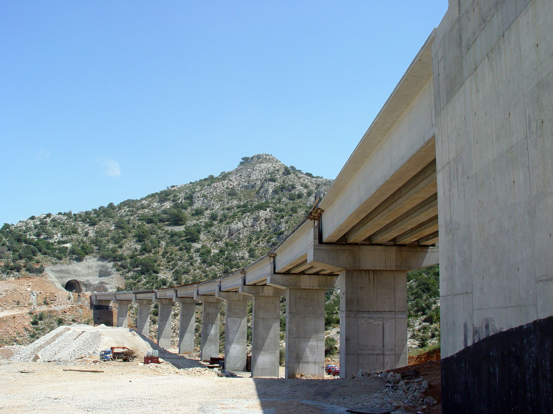 G7 bridge, constructed with the precast beam method