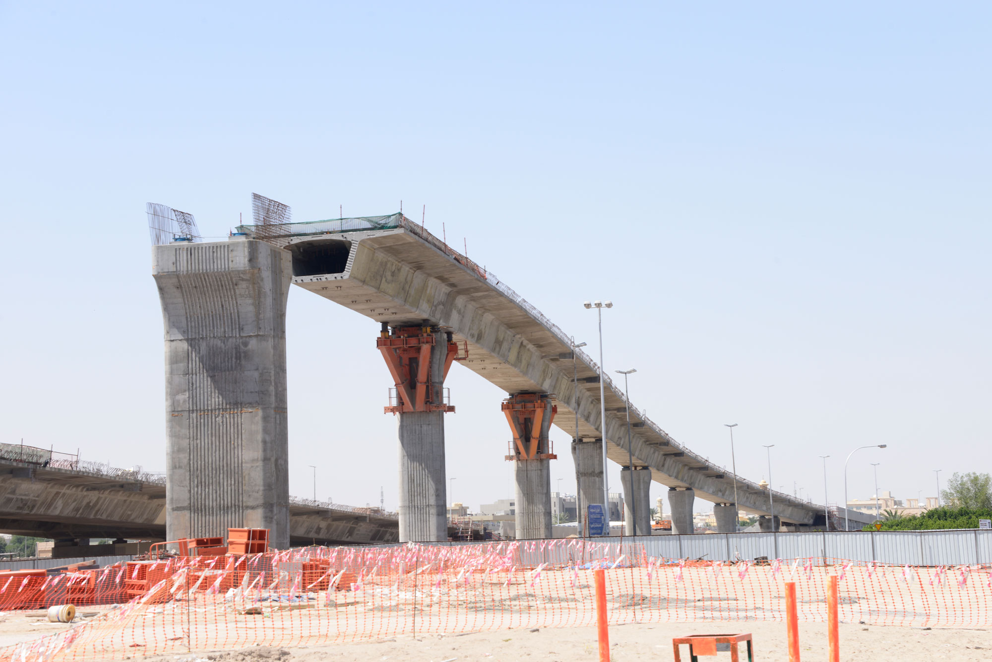 κατασκευή της γέφυρας με προβολοδομηση JRA