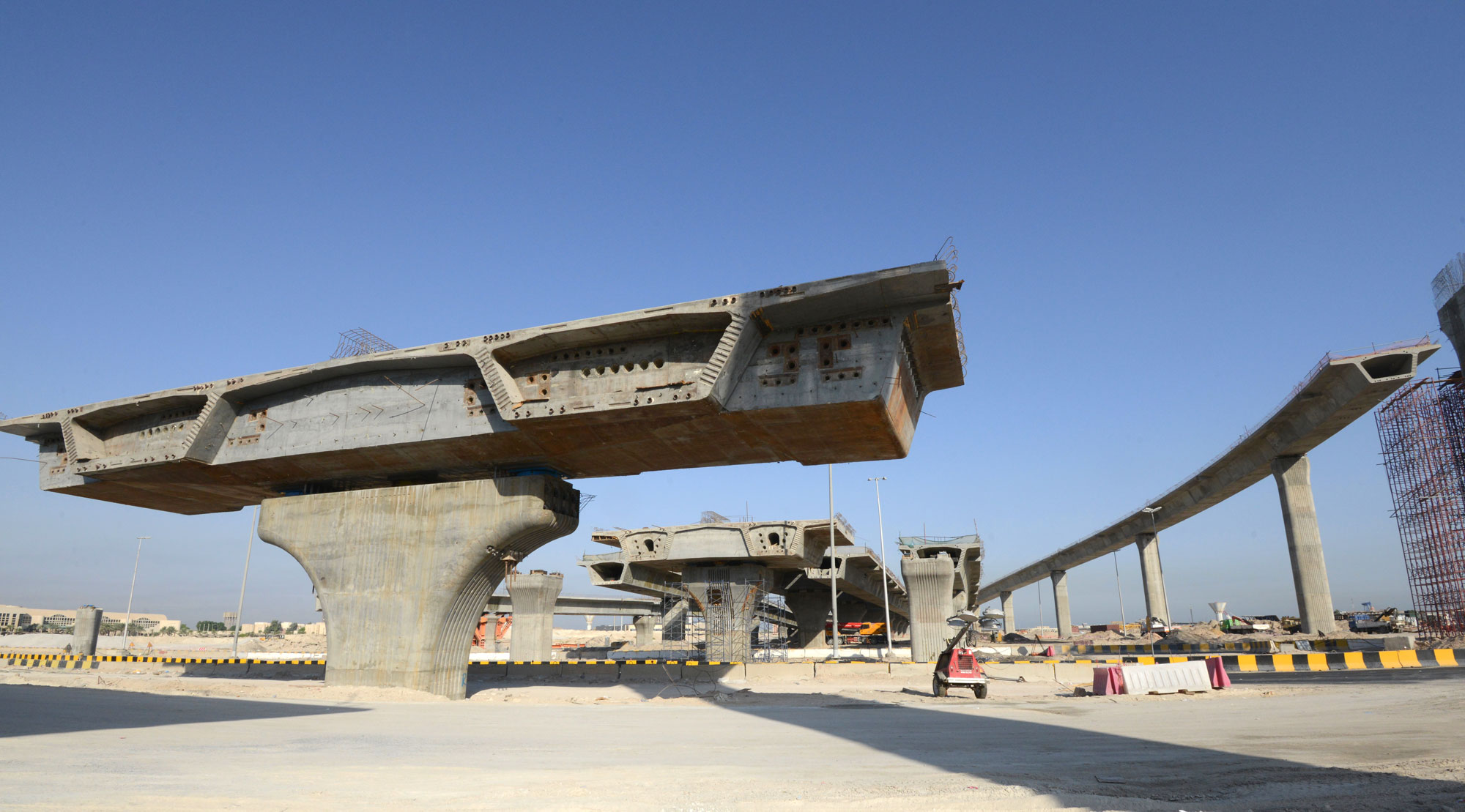 construction of a cantilever bridge